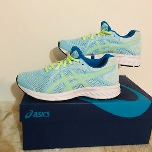 NIB ASICS kids sneaker
